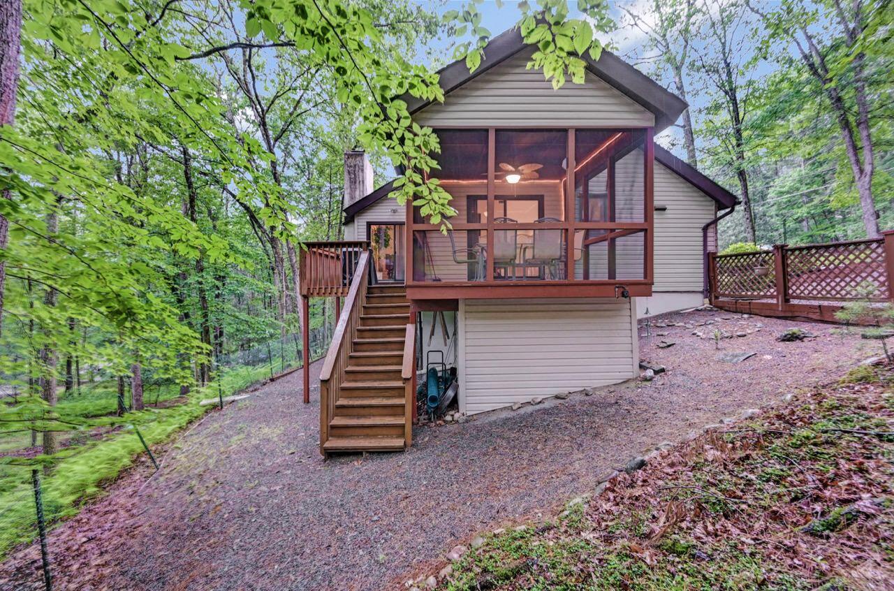 151 Manchester Drive Bushkill, PA 18324 - Photo 5 of 67 151 Manchester Dr 04 Large