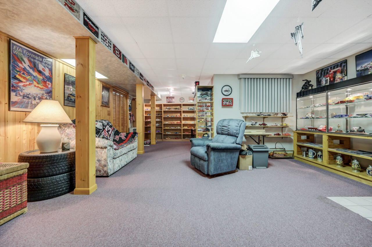 151 Manchester Drive Bushkill, PA 18324 - Photo 51 of 67 151 Manchester Dr 50 Large