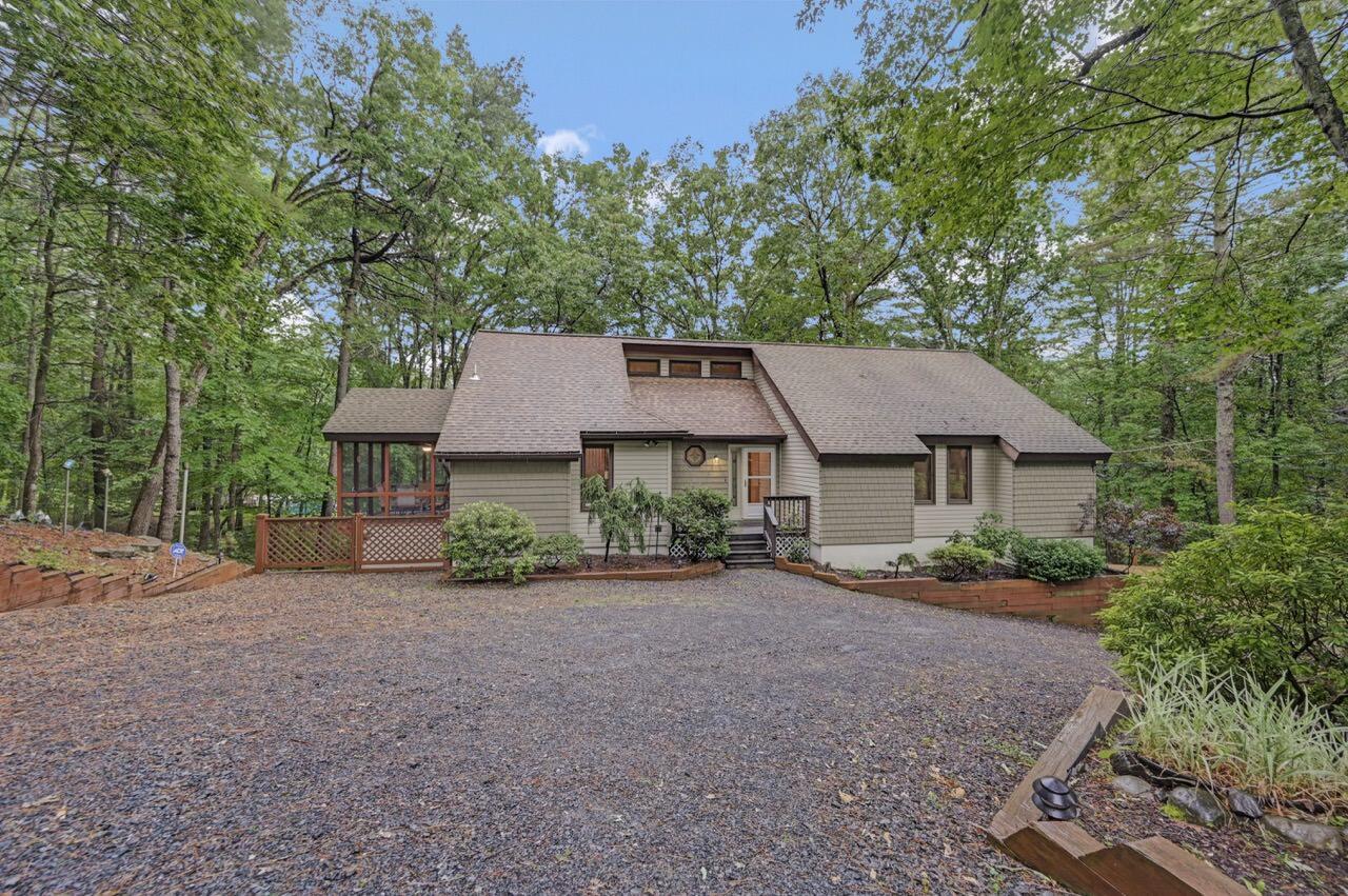 151 Manchester Drive Bushkill, PA 18324 - Photo 62 of 67 151 Manchester Dr 61 Large