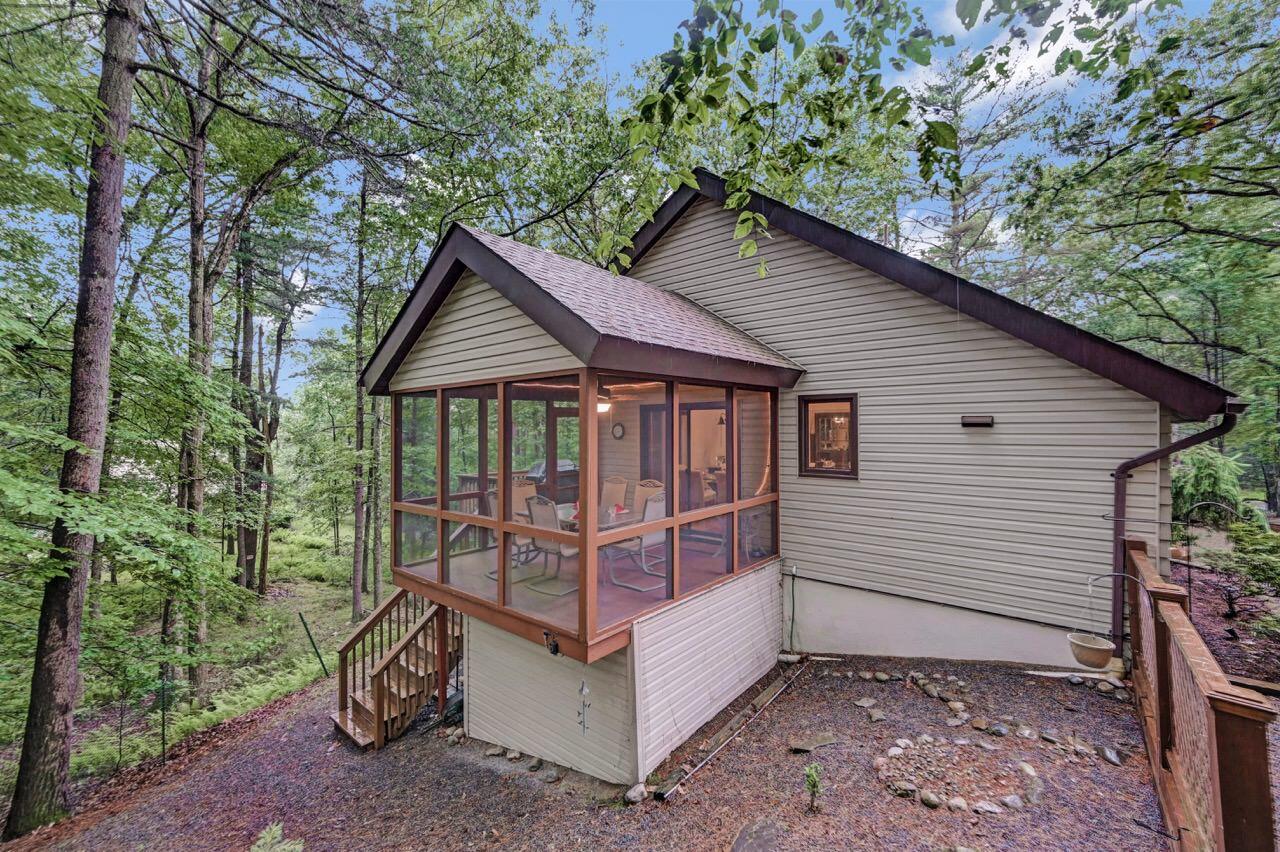 151 Manchester Drive Bushkill, PA 18324 - Photo 64 of 67 151 Manchester Dr 63 Large