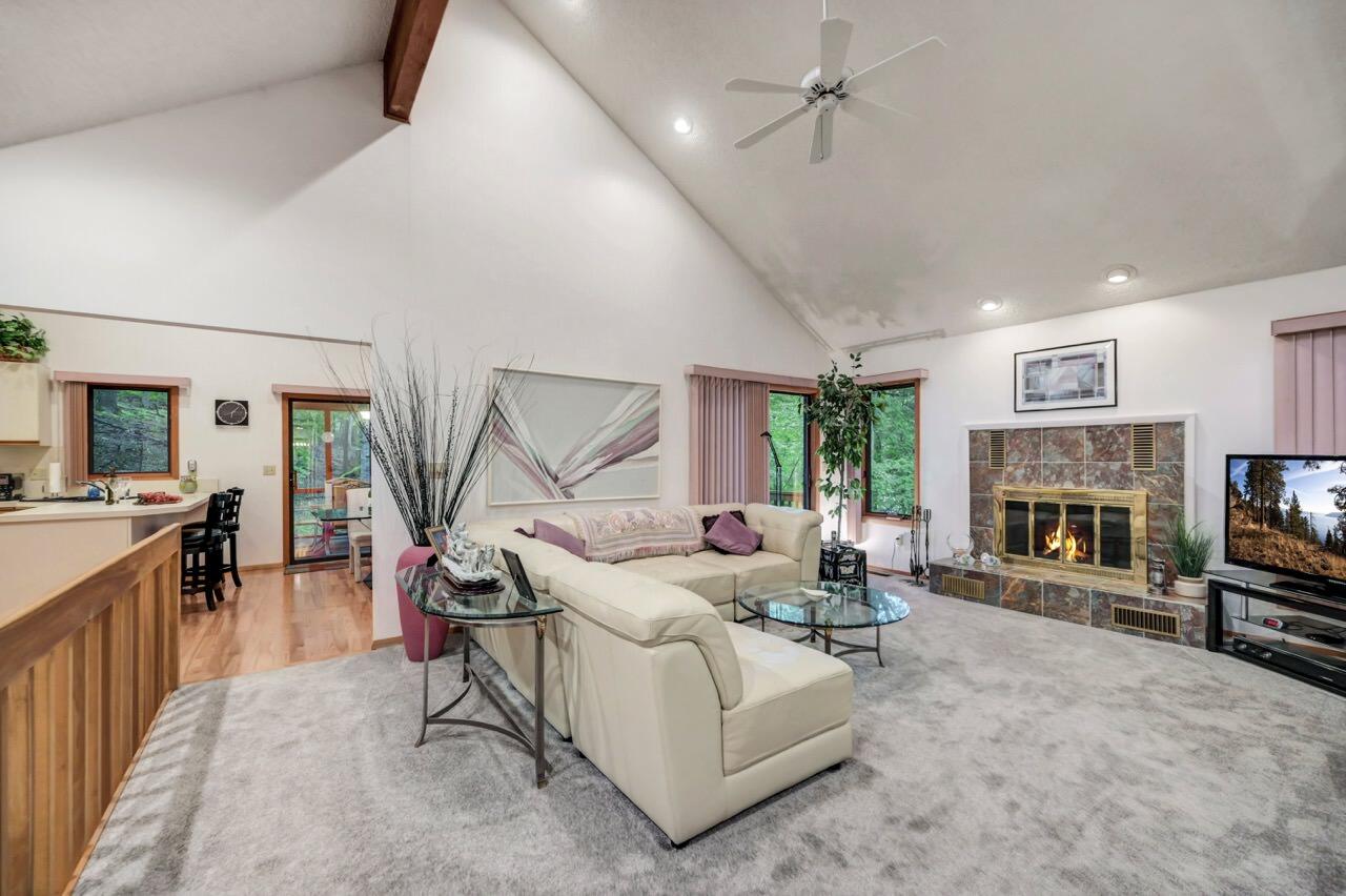 151 Manchester Drive Bushkill, PA 18324 - Photo 8 of 67 151 Manchester Dr 07 Large