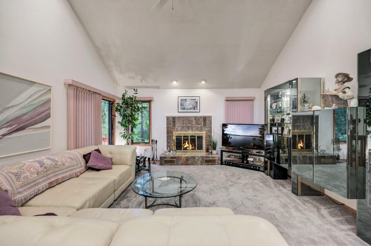 151 Manchester Drive Bushkill, PA 18324 - Photo 9 of 67 151 Manchester Dr 08 Large