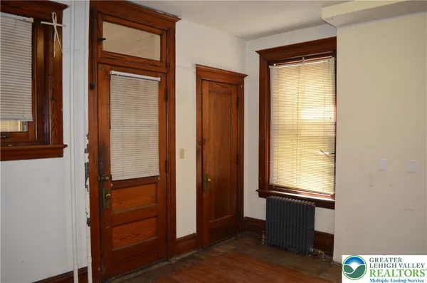 $320,000 | 901 West Broad Street, Bethlehem, PA 18018