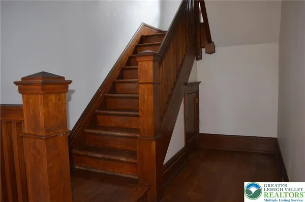 $320,000 | 901 West Broad Street, Bethlehem, PA 18018