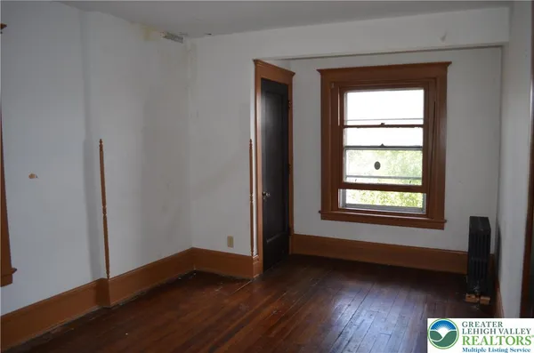 $320,000 | 901 West Broad Street, Bethlehem, PA 18018