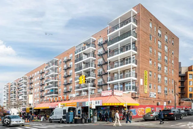 $938,000 | 4125 Kissena Boulevard, Unit 5MM | Downtown Flushing