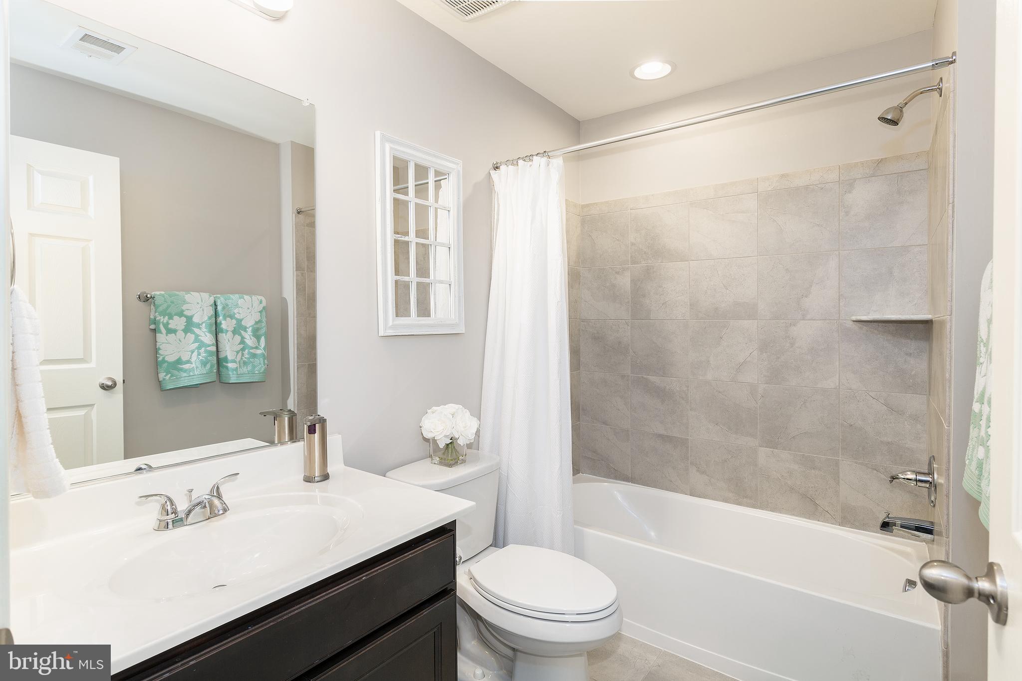 16002 Madison Ridge Place Gainesville, VA 20155 - Photo 15 of 57 Gallery Image 15