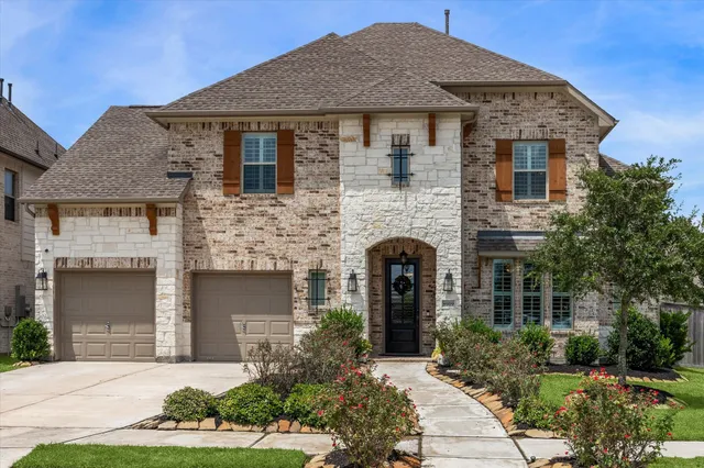 $635,000 | 8919 Autumn Pine Drive, Missouri City, TX 77459