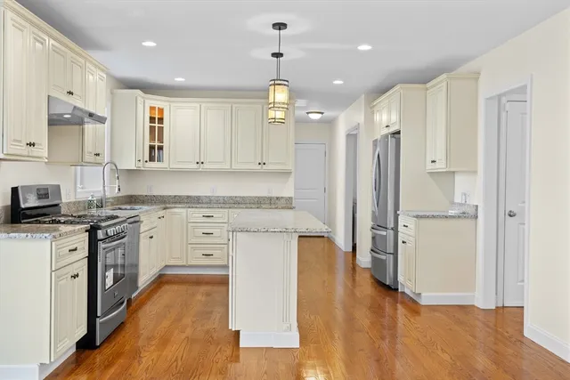 $4,995 | 11 Checkerberry Lane, Chelmsford, MA 01824