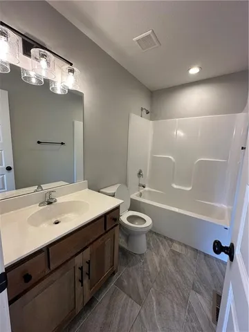 $2,345 | 1004 Northwest 3rd Street, Oak Grove, MO 64075