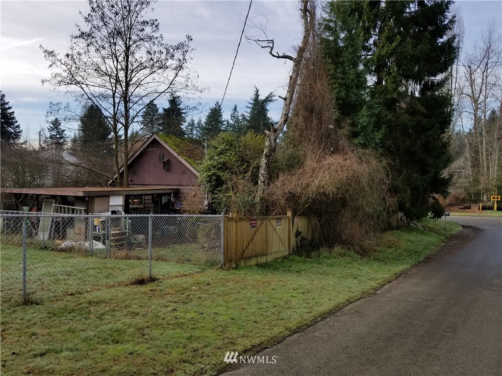 2805 Northeast 133rd Street Seattle, WA 98125 - Photo 2 of 9
