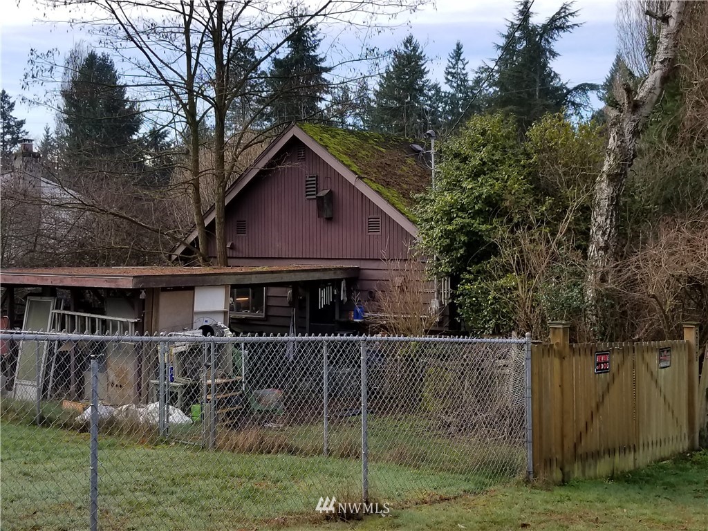 2805 Northeast 133rd Street Seattle, WA 98125 - Photo 3 of 9