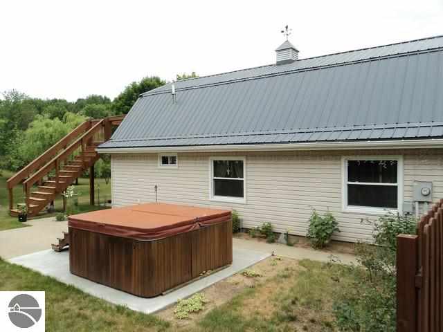 681 Bass Lake Road Southwest Kalkaska, MI 49646 - Photo 8 of 70 1748642-7.JPG