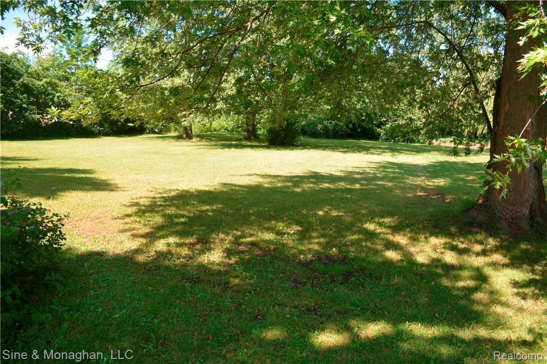 1872 River Road St. Clair, MI 48079 - Photo 23 of 26 23 Shady back yard 1872 River Rd.