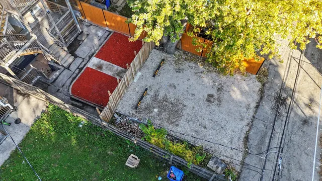 $1,850 | 3037 West Lexington Street, Unit 2, Chicago, IL 60612