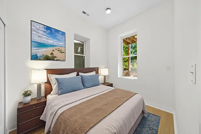 $1,850 | 3037 West Lexington Street, Unit 2, Chicago, IL 60612