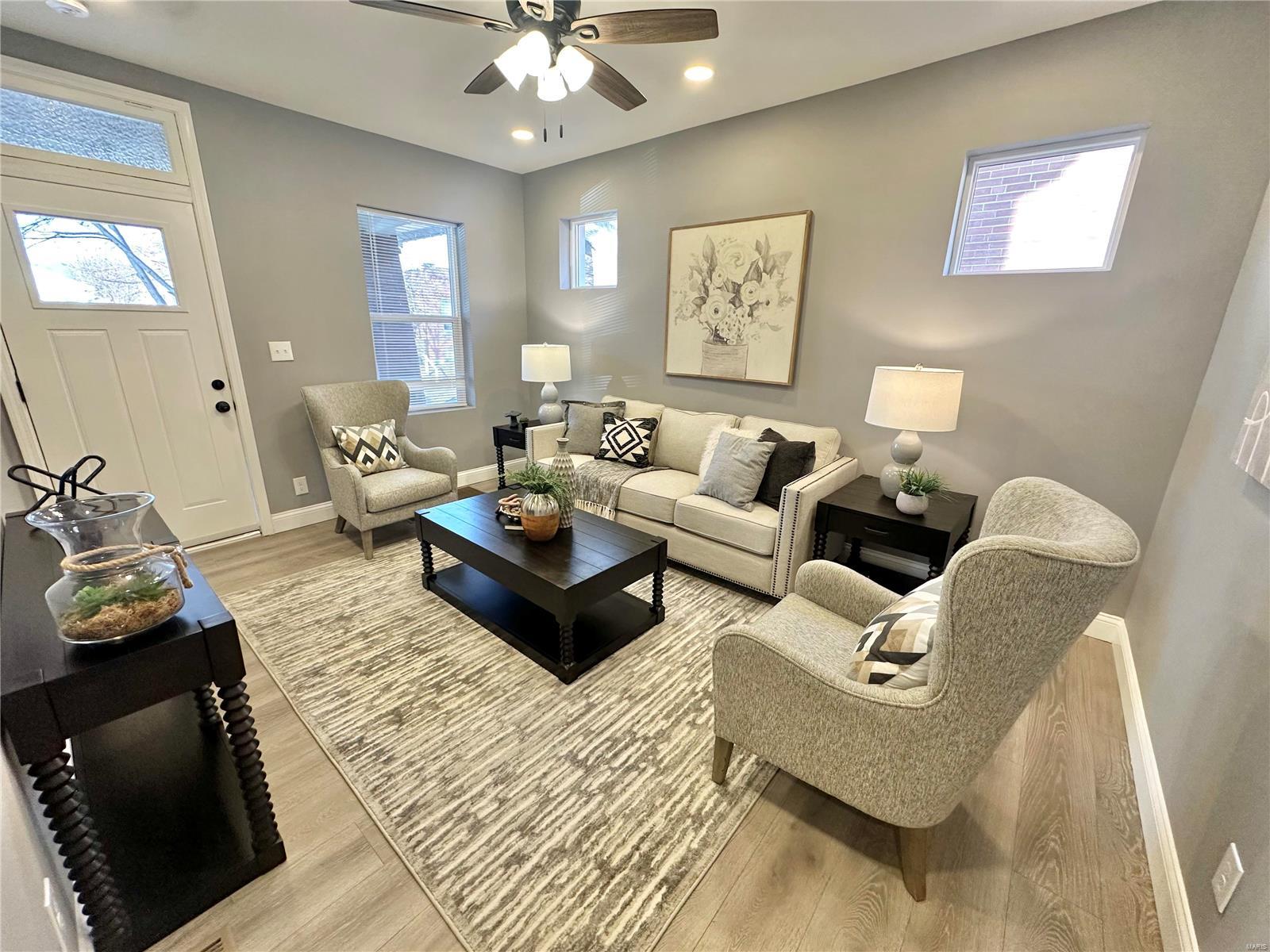 4655 Rosa Avenue St. Louis, MO 63116 - Photo 3 of 16 Gallery Image 3