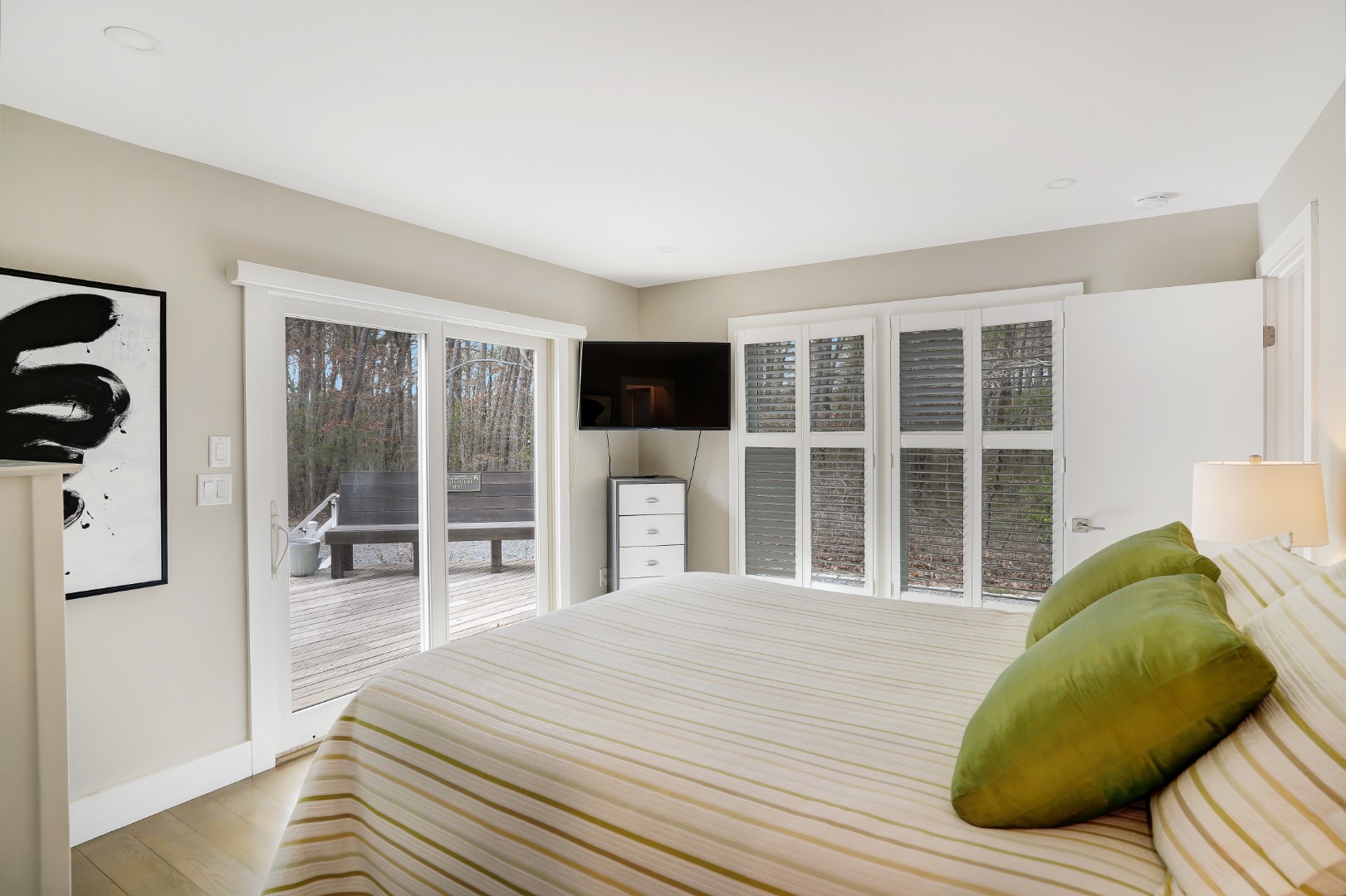 150 Cove Road, Unit 10 Vineyard Haven, MA 02568 - Photo 21 of 43 First-floor flex room with en suite bath.