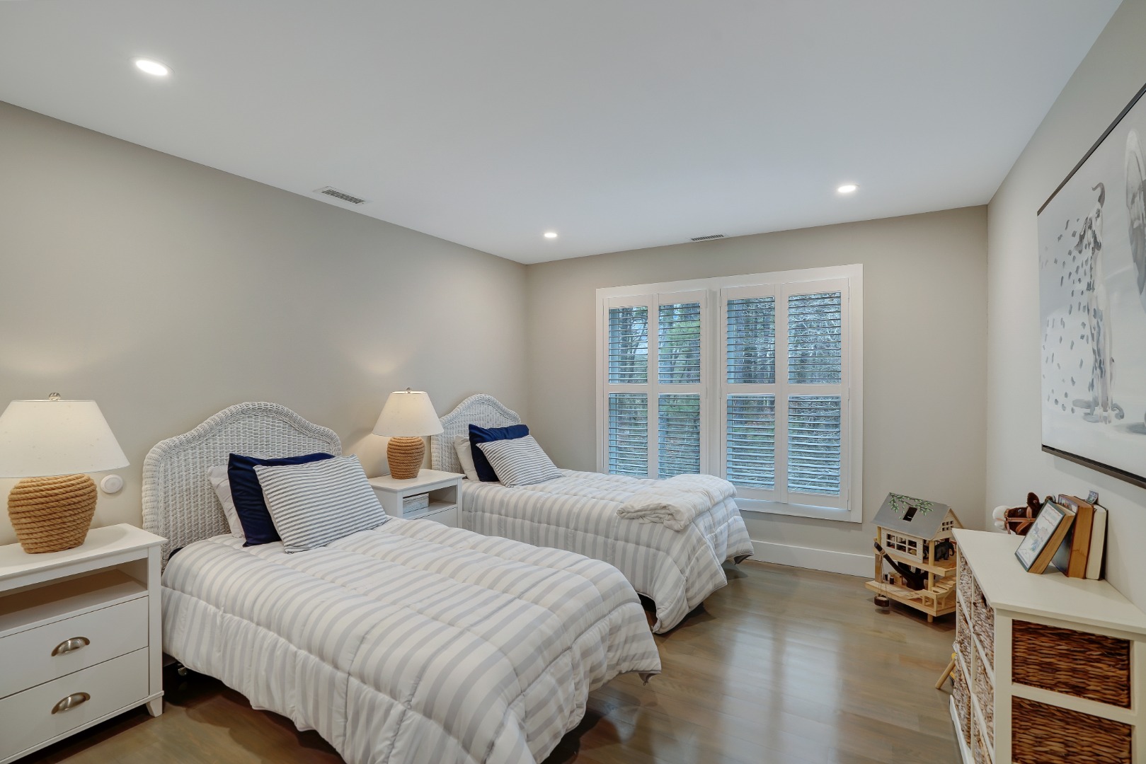 150 Cove Road, Unit 10 Vineyard Haven, MA 02568 - Photo 27 of 43 Second floor guest bedroom with en suite bath.