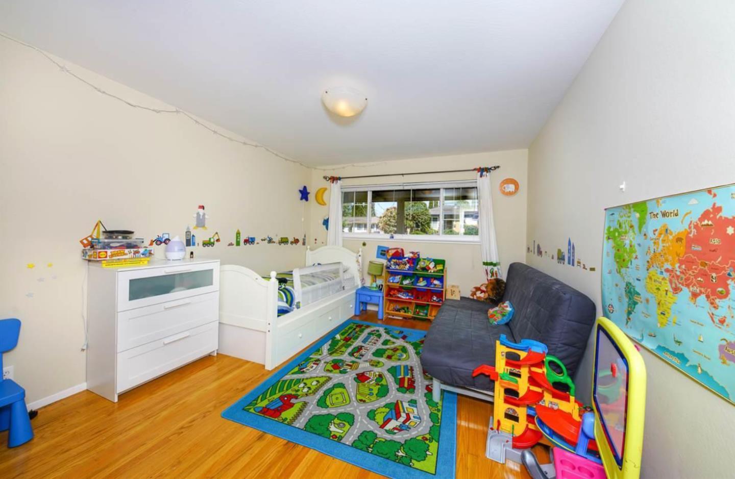 2273 Beckham Way Hayward, CA 94541 - Photo 3 of 11 a room with furniture and appliances