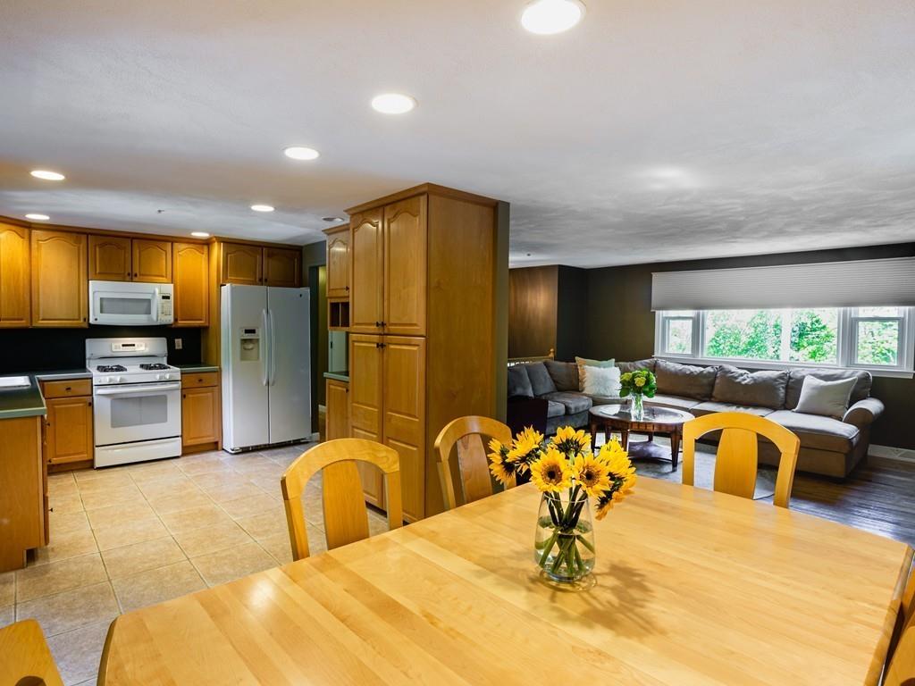 9 Williams Road Sharon, MA 02067 - Photo 6 of 35