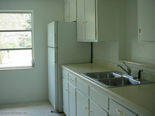5840 Tampico Road Jacksonville, FL 32244 - Photo 4 of 7 KITCHEN