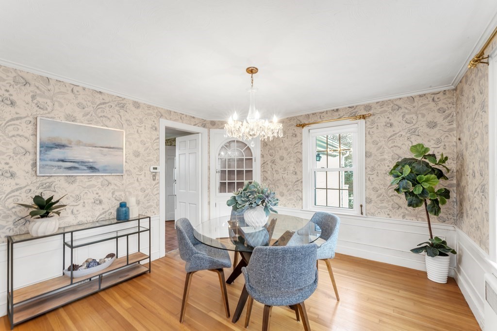 39 Linnet Street Boston, MA 02132 - Photo 3 of 30 Gallery Image 3