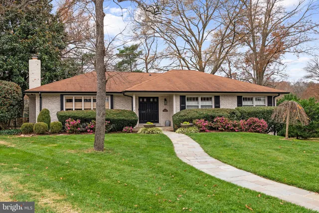 $1,295,000 | 1101 Gatewood Drive, Alexandria, VA 22307