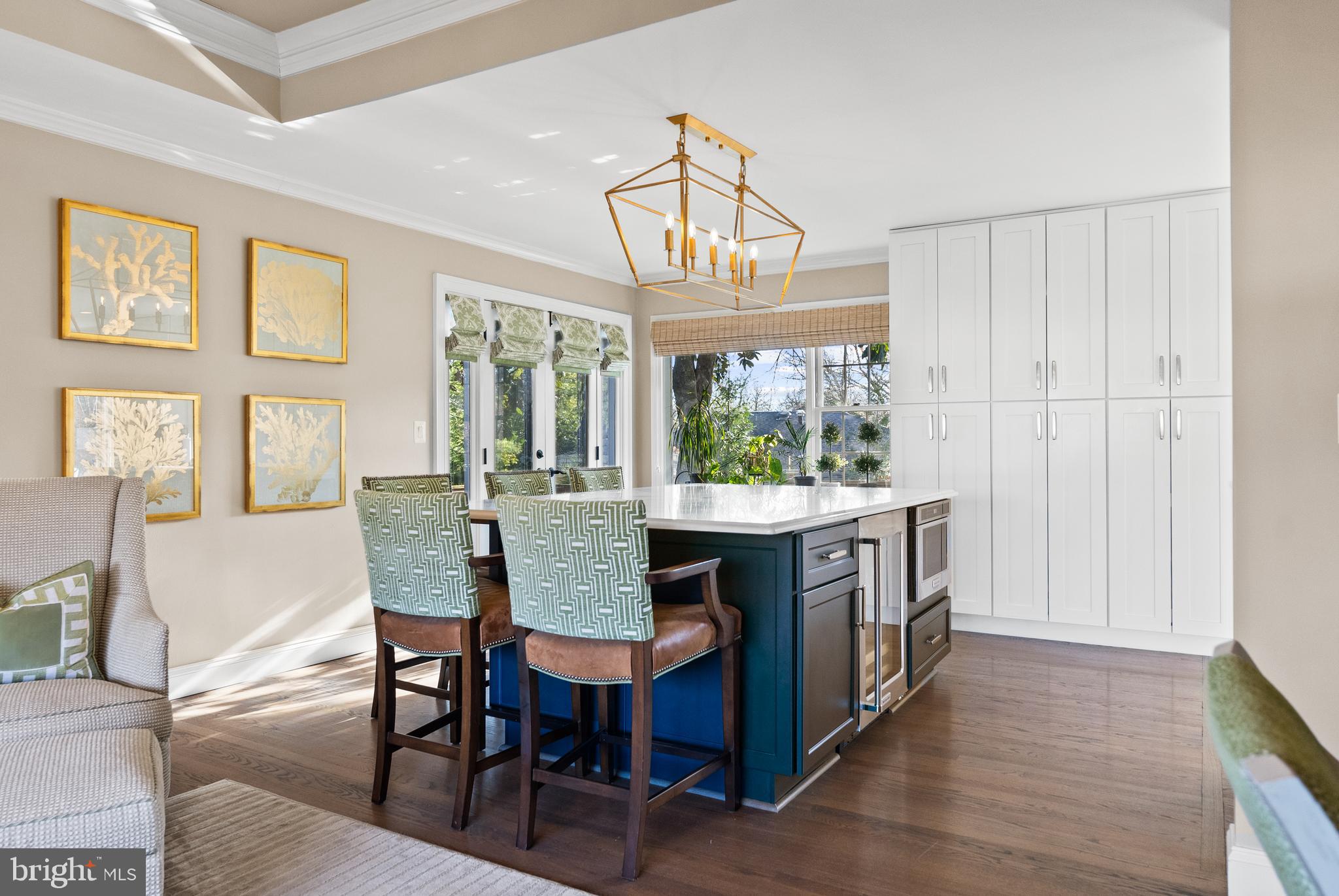 1101 Gatewood Drive Alexandria, VA 22307 - Photo 18 of 63 a dining room with a wooden table and chairs