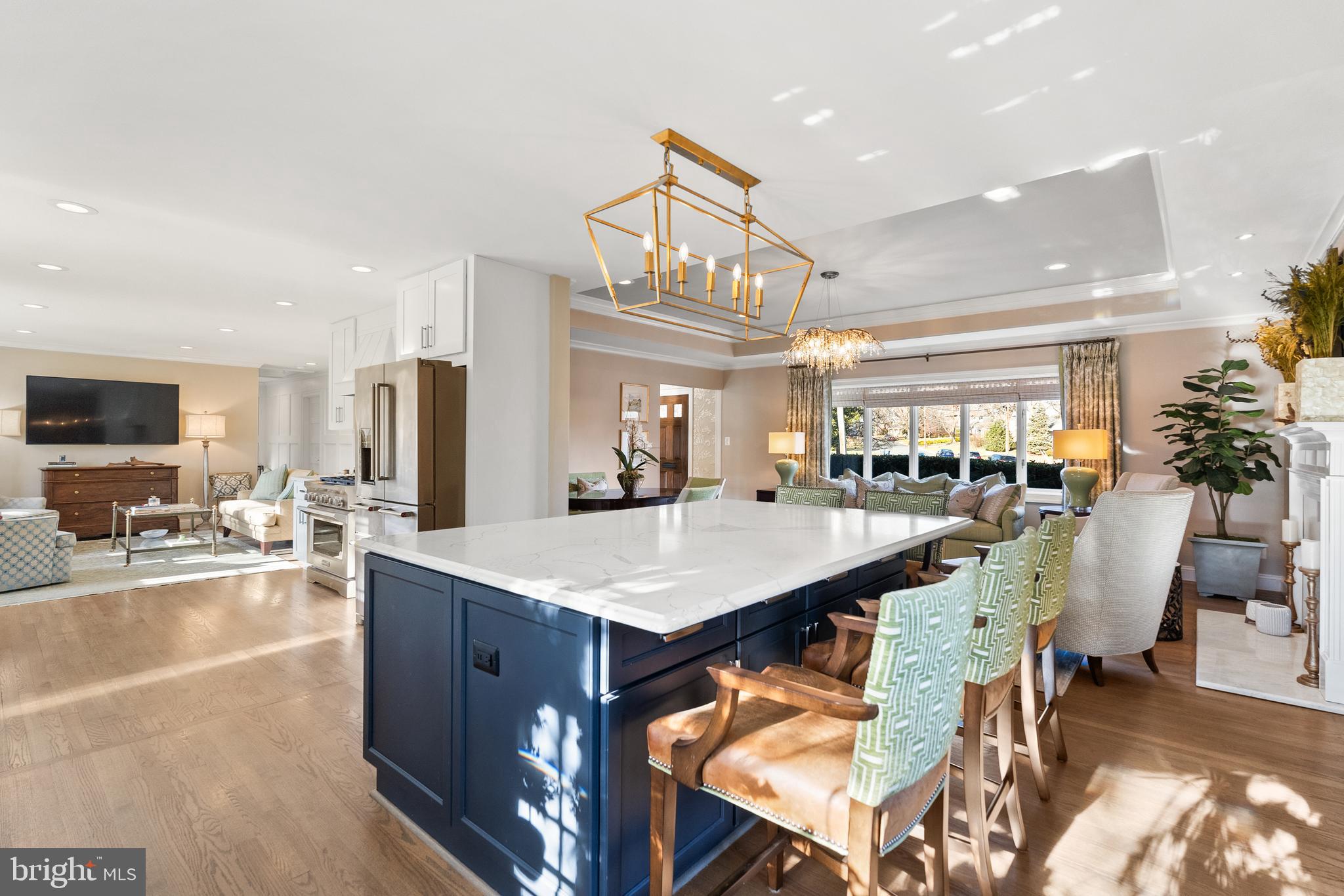 1101 Gatewood Drive Alexandria, VA 22307 - Photo 20 of 63 a large kitchen with a table and chairs