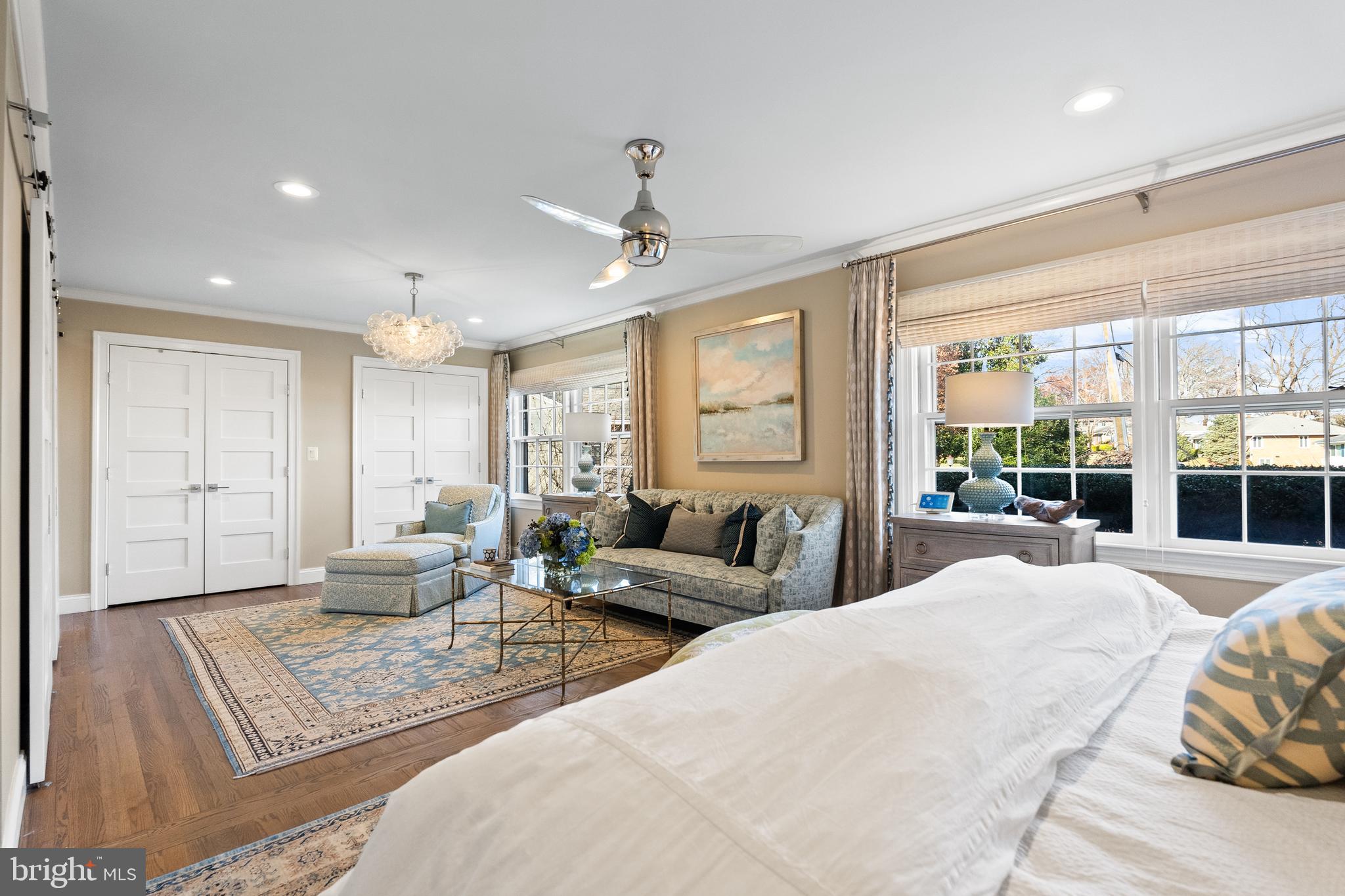 1101 Gatewood Drive Alexandria, VA 22307 - Photo 38 of 63 a living room with furniture and a large window