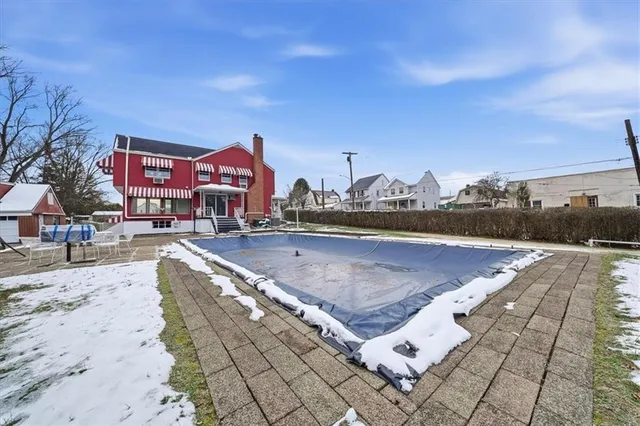 a view of a basketball court