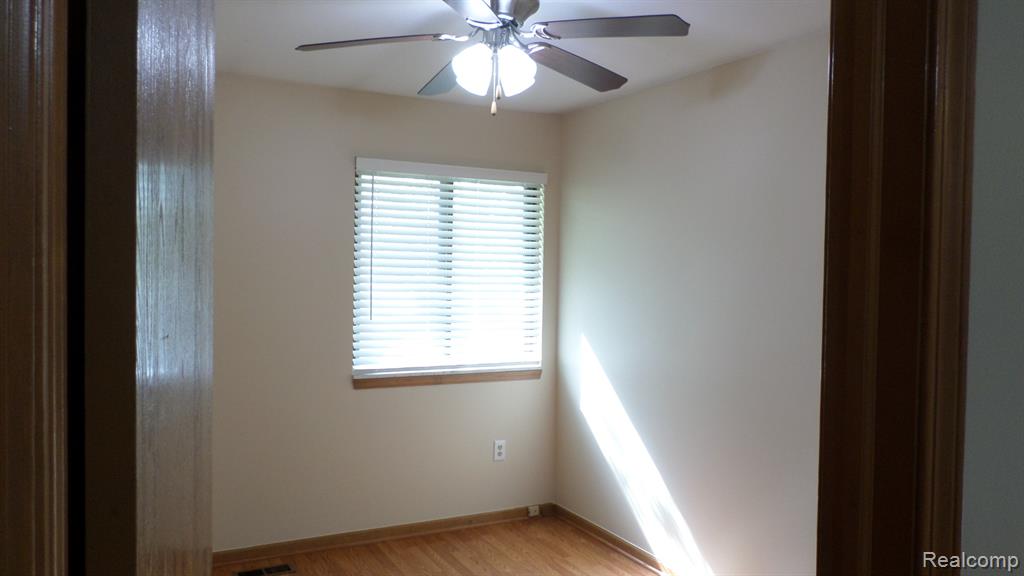 33831 Hooker Road, Unit 6 New Baltimore, MI 48047 - Photo 9 of 34