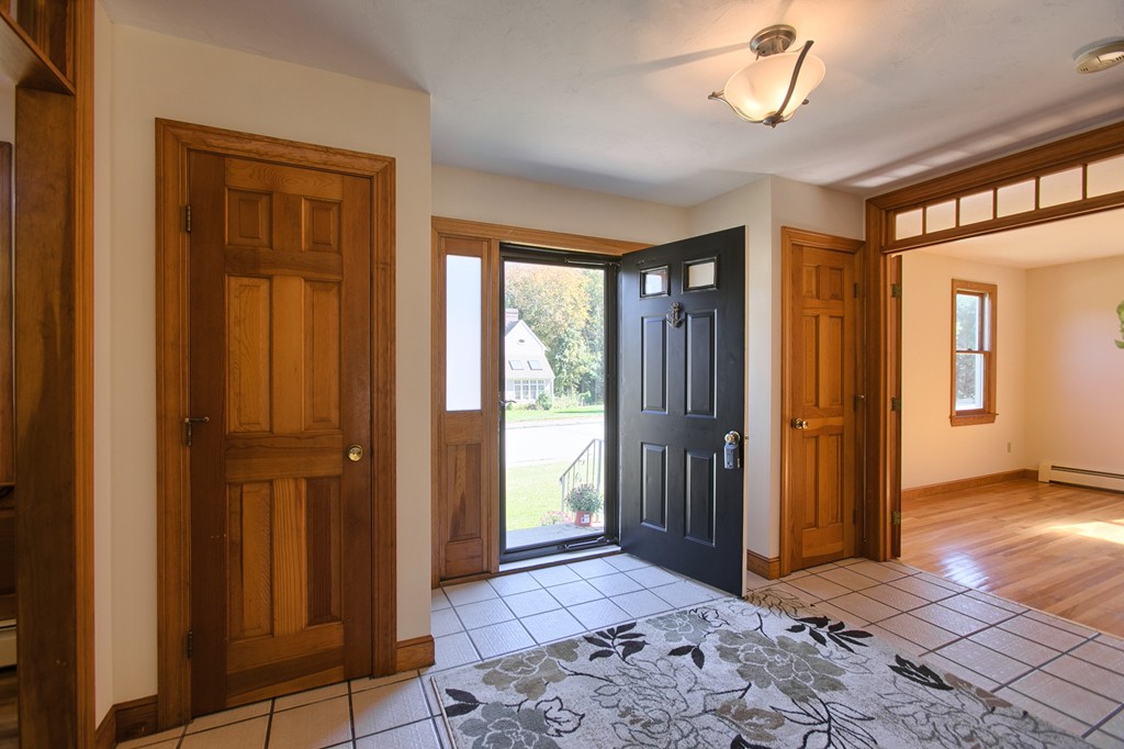 45 Andrews Road Marlborough, MA 01752 - Photo 8 of 30 Gallery Image 8