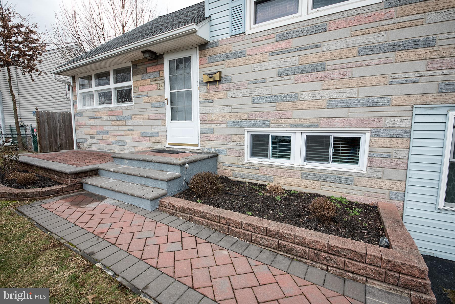 34 Amsterdam Road Hamilton, NJ 08620 - Photo 2 of 43 Gallery Image 2