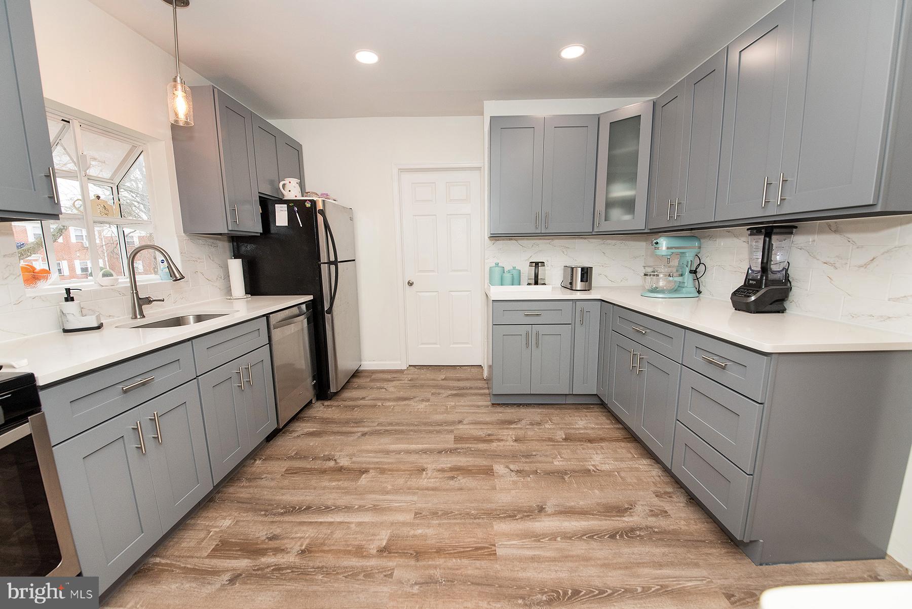 34 Amsterdam Road Hamilton, NJ 08620 - Photo 15 of 43 Gallery Image 15