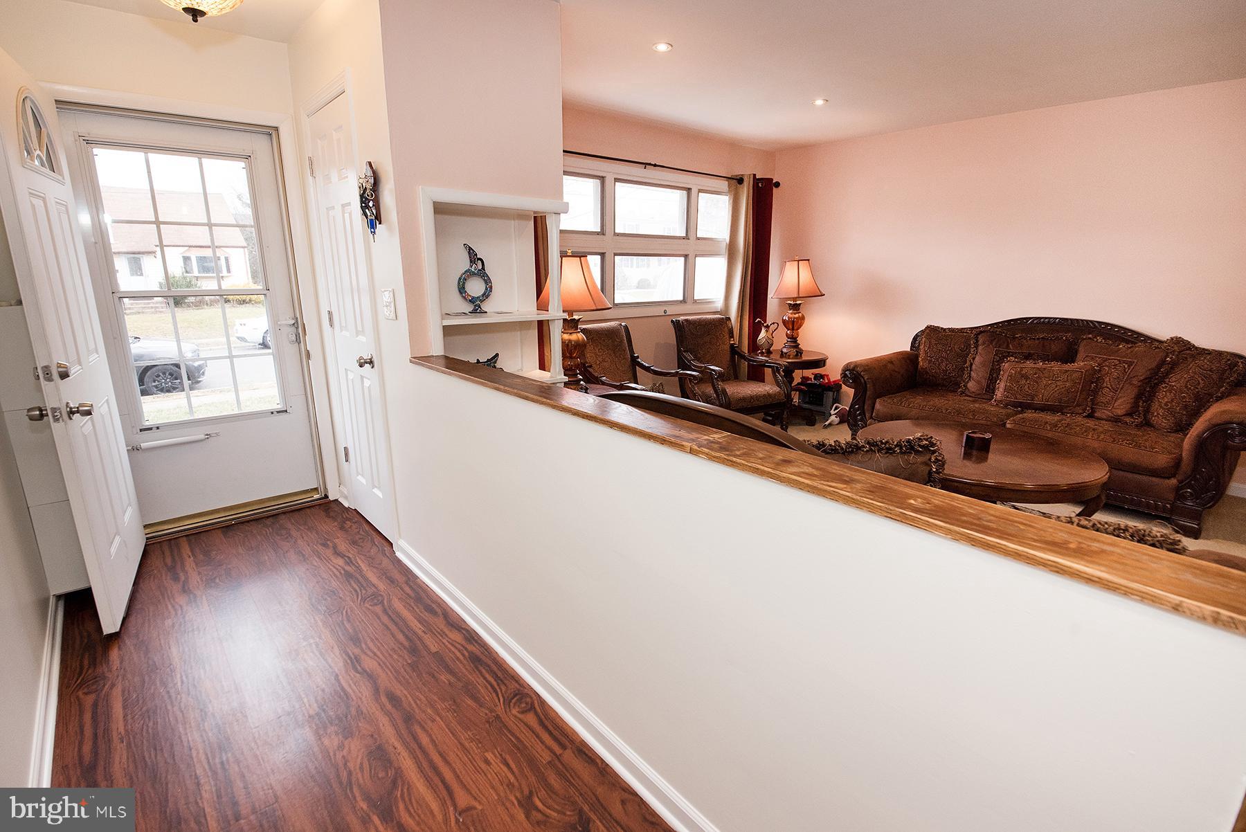34 Amsterdam Road Hamilton, NJ 08620 - Photo 3 of 43 Gallery Image 3