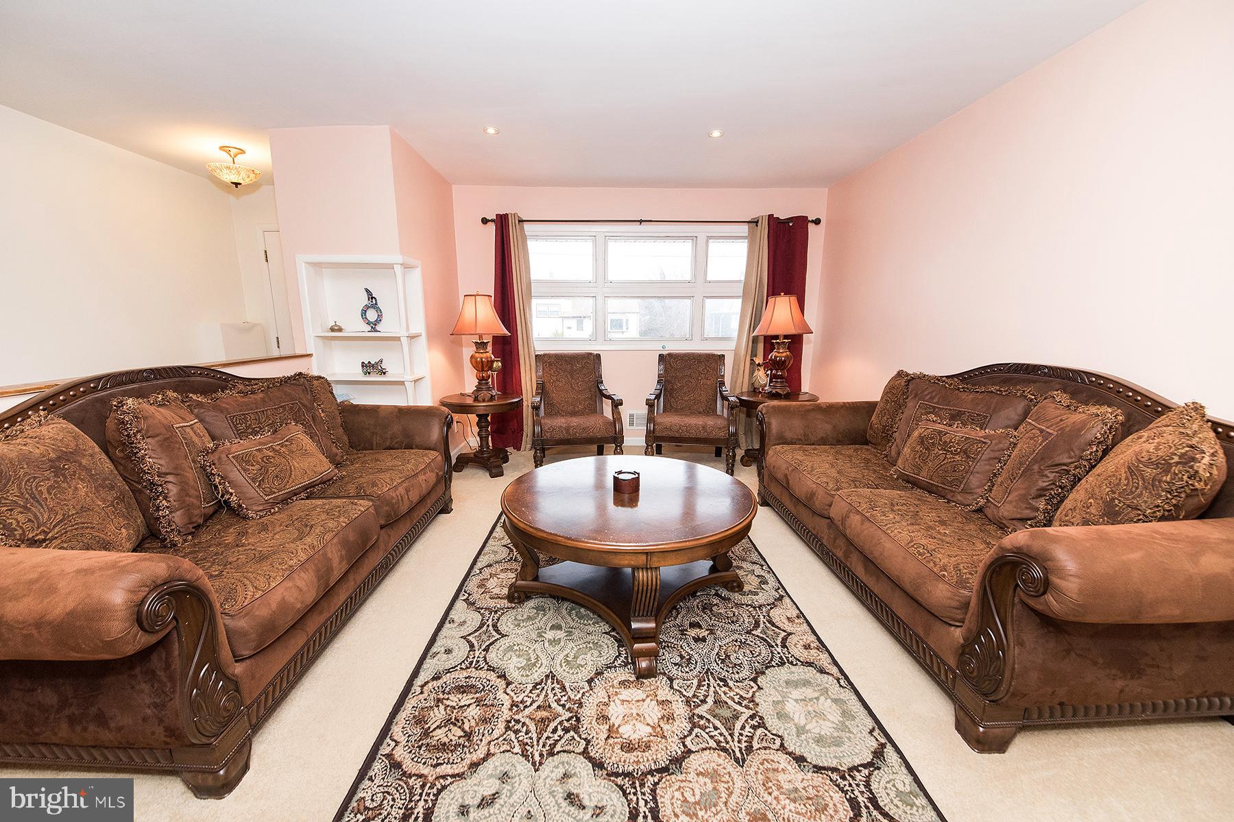 34 Amsterdam Road Hamilton, NJ 08620 - Photo 4 of 43 Gallery Image 4