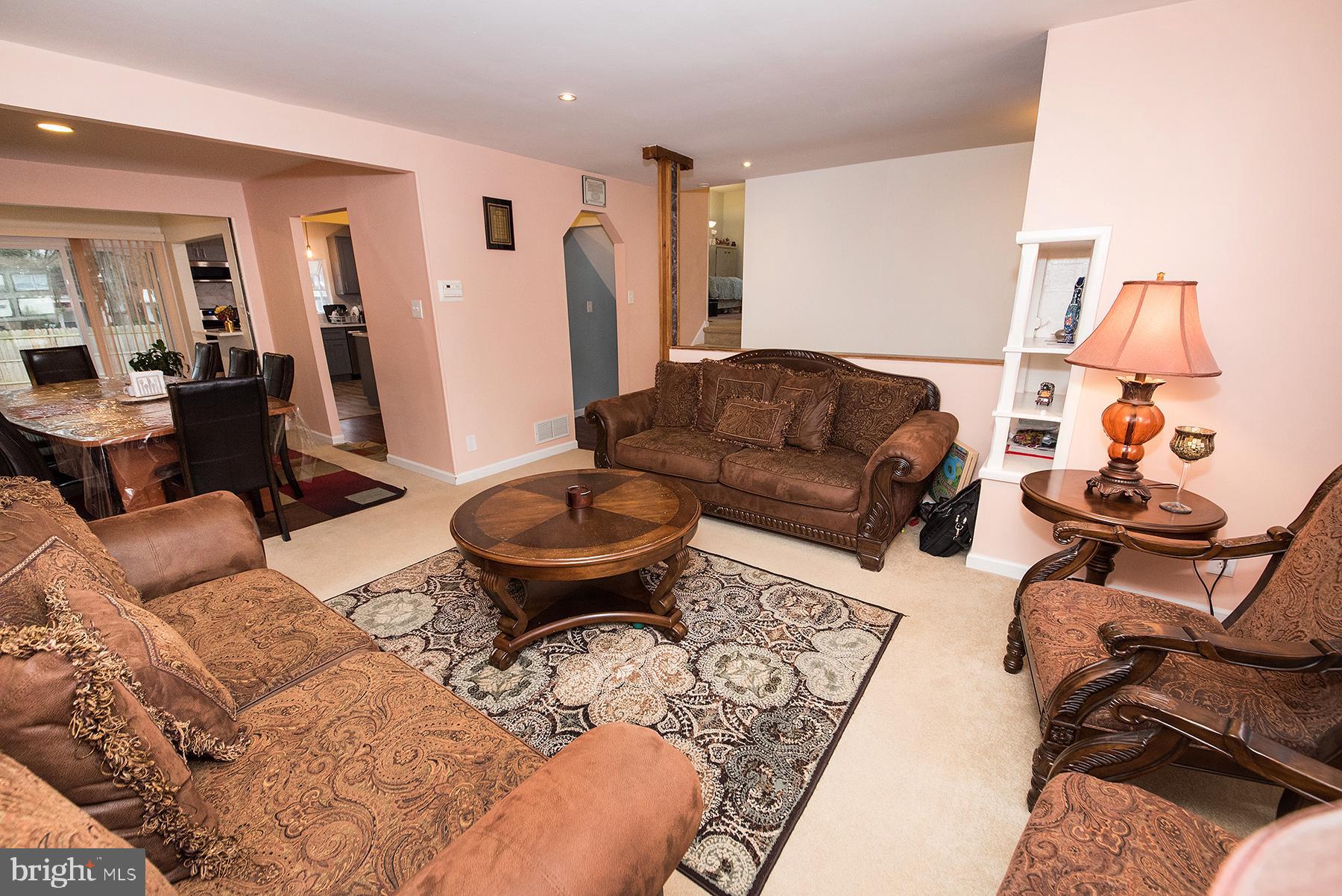 34 Amsterdam Road Hamilton, NJ 08620 - Photo 6 of 43 Gallery Image 6
