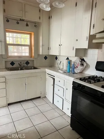 $625,000 | 920 South Osage Avenue, Inglewood, CA 90301