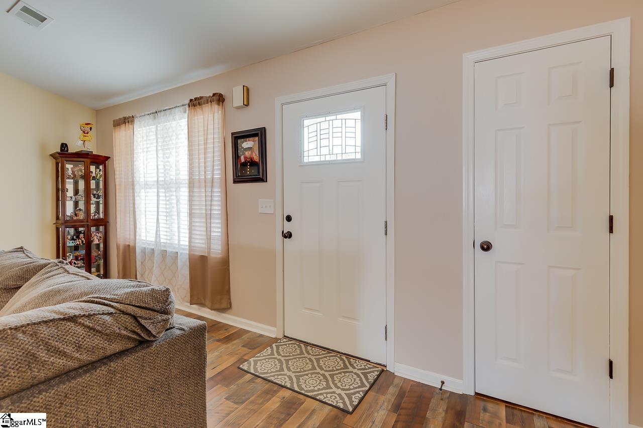 14 Dakota Road Greenville, SC 29617 - Photo 6 of 36 Gallery Image 6