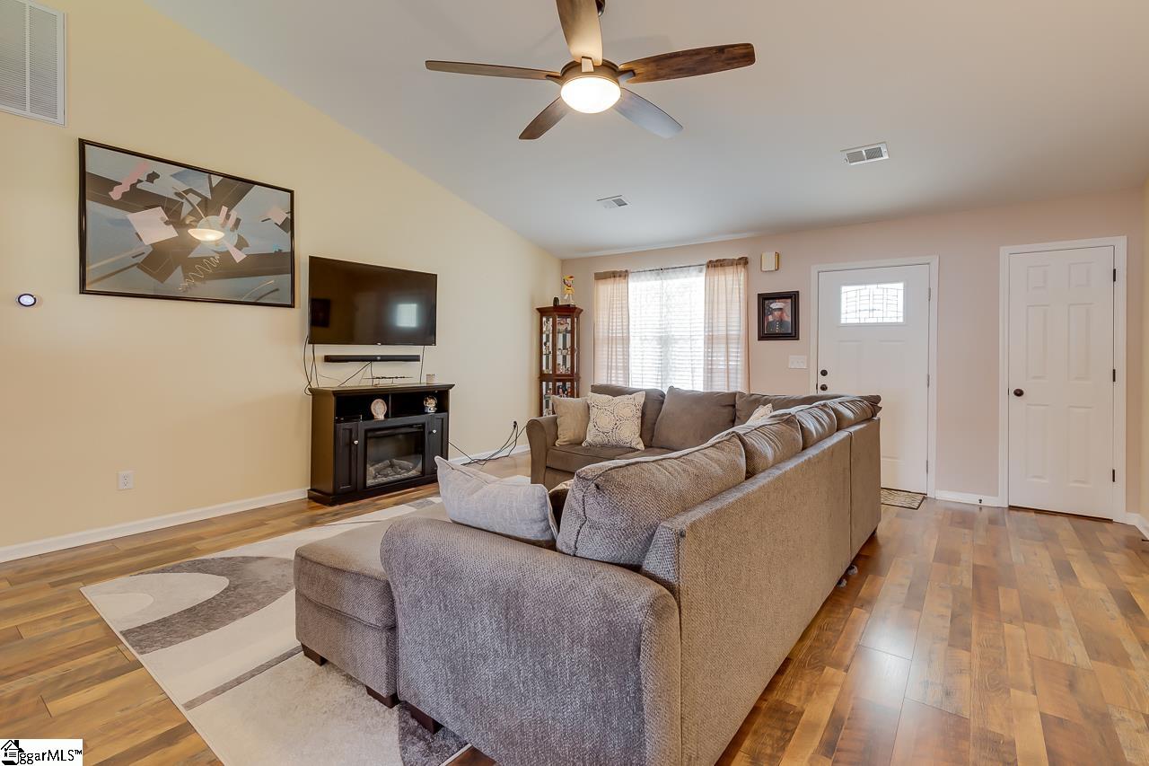 14 Dakota Road Greenville, SC 29617 - Photo 7 of 36 Gallery Image 7