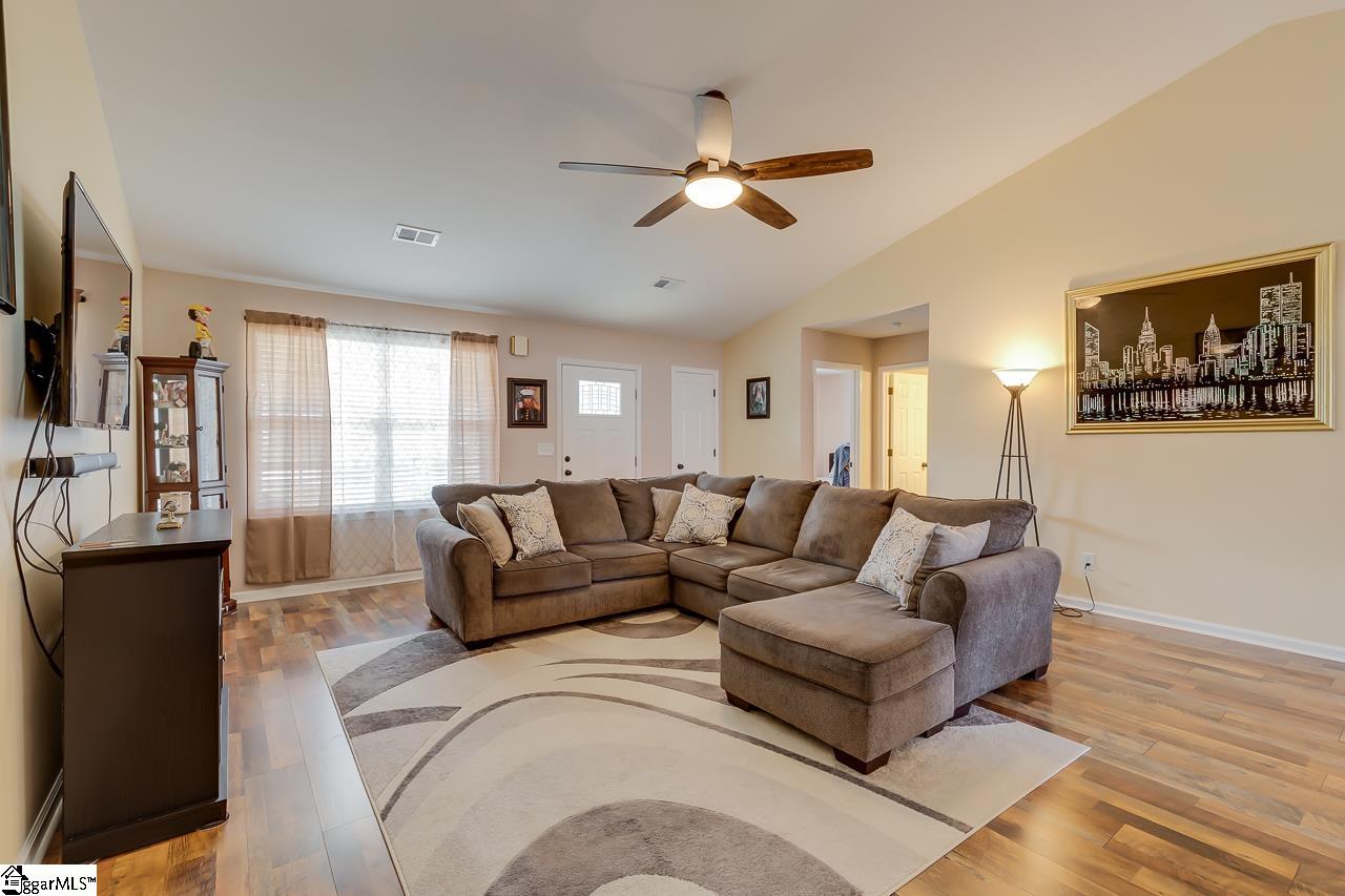 14 Dakota Road Greenville, SC 29617 - Photo 8 of 36 Gallery Image 8