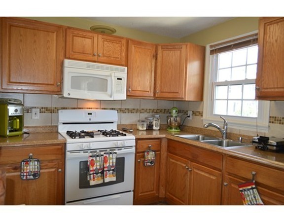 34 A Rockingham Street, Unit A Lowell, MA 01852 - Photo 12 of 22 Gallery Image 12