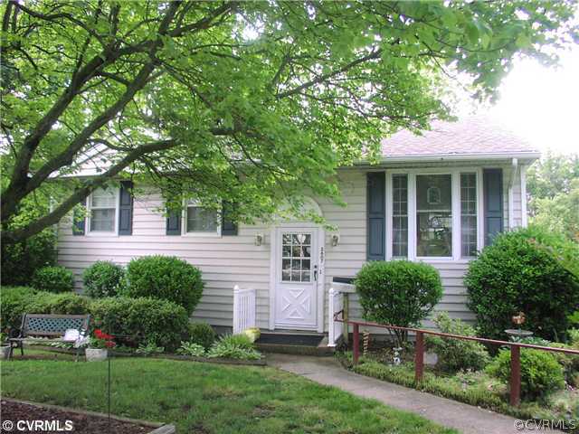 2607 Sunnybrook Road Henrico, VA 23294 - Photo 1 of 12 Exterior Front