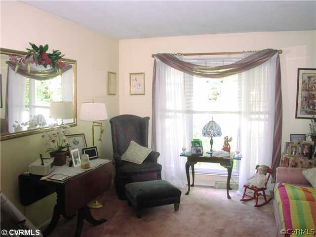 2607 Sunnybrook Road Henrico, VA 23294 - Photo 5 of 12 Living Room