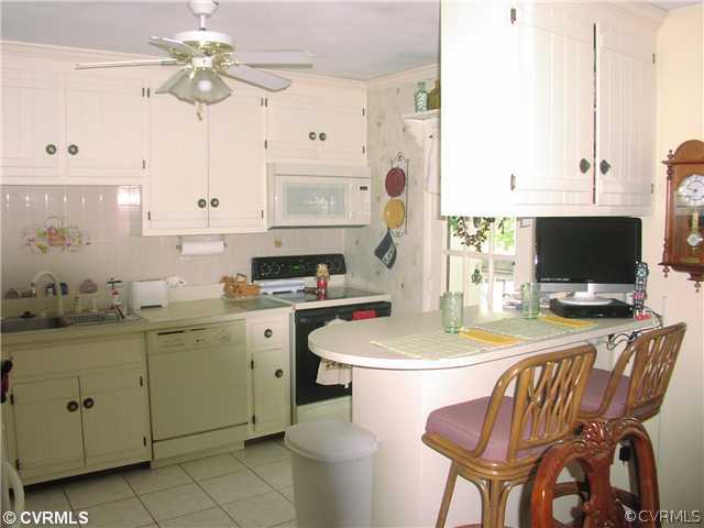 2607 Sunnybrook Road Henrico, VA 23294 - Photo 7 of 12 Kitchen