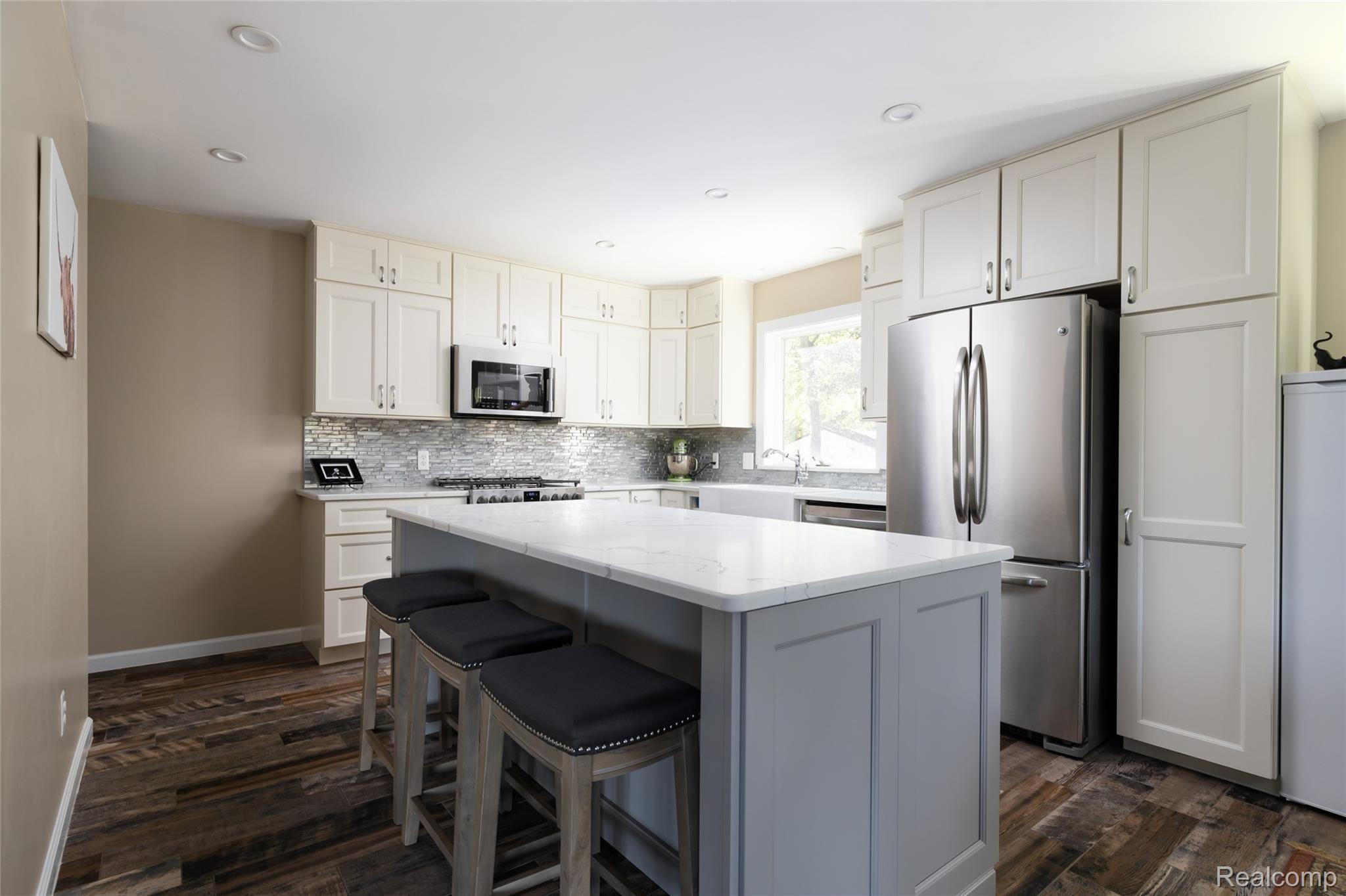 750 West Leonard Road Leonard, MI 48367 - Photo 5 of 36 6.jpg