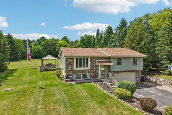 $499,900 | S86W31341 Meyer Drive, Mukwonago, WI 53149