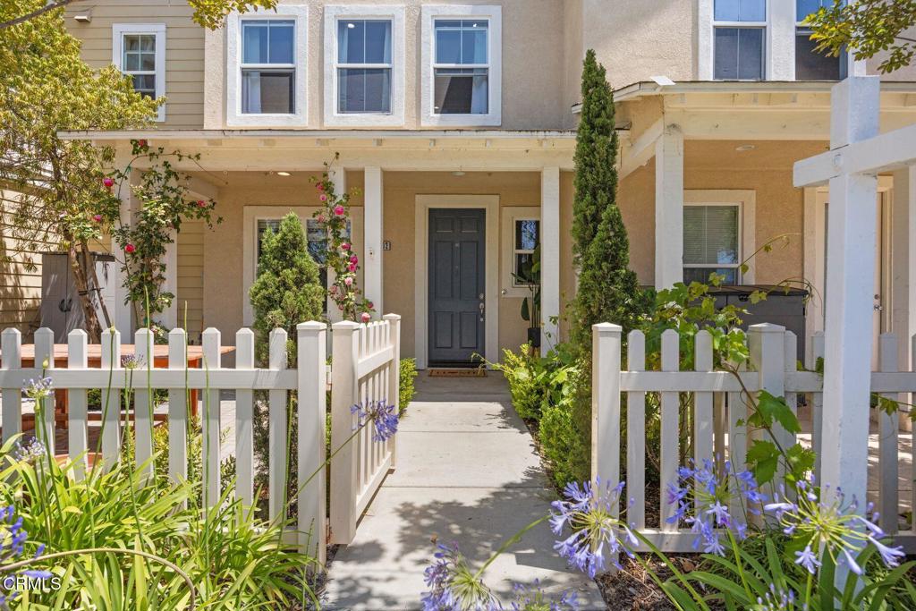 Front Courtyard/Entry